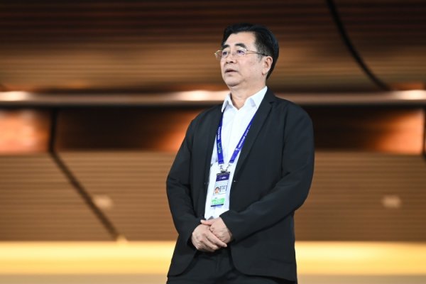 北青：U22国足今天上昼重返磨真金不怕火场，足协主席宋凯到场督军
