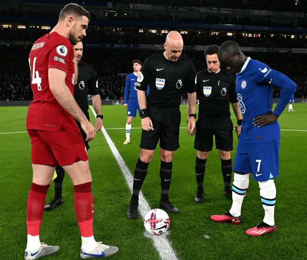 安东尼-泰勒: 网上王人键盘侠;当过狱警影响那时急救埃里克森