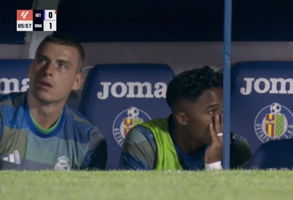 😡西媒：恩德里克知谈莫得契机出场后怒踢水瓶，阿隆索不知足