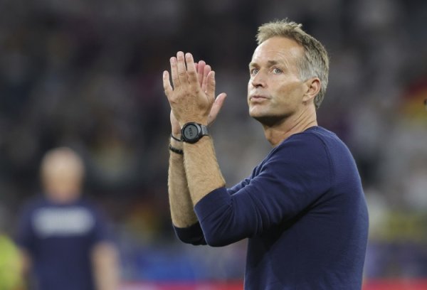 勒沃库森主帅：巴黎圣日耳曼是寰宇最好球队之一，这场欧冠很坚苦