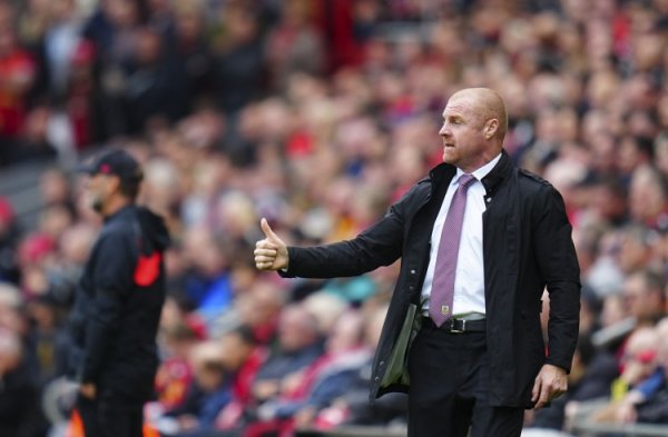 单赛季在11月前已有3任崇拜主帅，诺丁汉丛林是英超历史首队