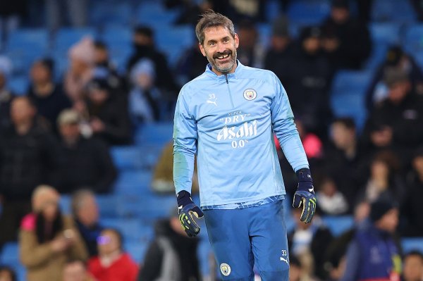 弹指20年！卡森退役，2005年伊斯坦布尔之夜比赛名单球员统统挂靴