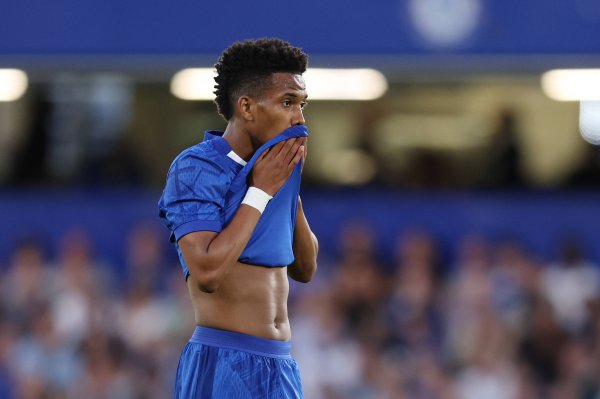 埃斯特旺对阵阿贾克斯蹙迫三区触球63次，创造本赛季欧冠记录