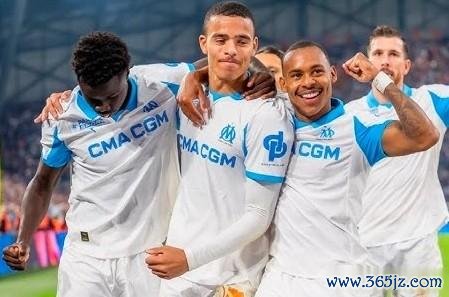 曼联弃将大四喜, 匡助球队力压大巴黎登榜首!