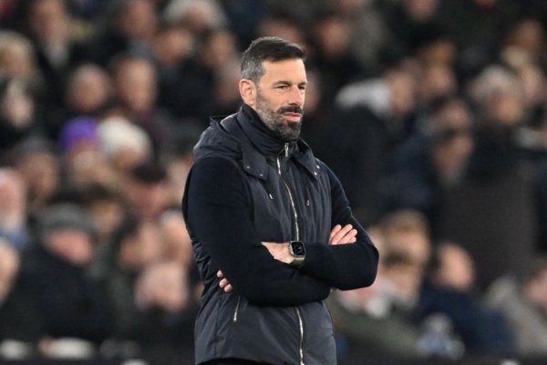 前莱斯特前卫吐槽范尼：好前卫不一定是好教师，他把我雪藏7个月