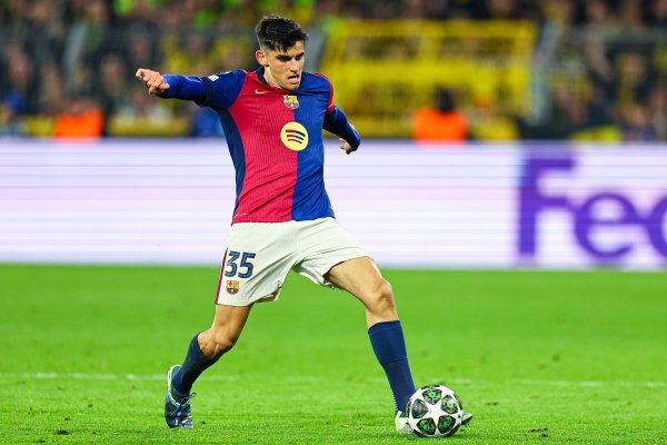 世体：巴萨中卫位置东谈主手短少，马丁被视为可能的中卫替补