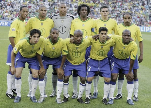 20年前的巴西队首发11东谈主：卡卡、小罗、阿德……4-1完胜阿根廷