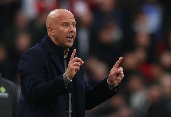 斯洛特：看瓜帅球队比赛是享受，很少有范戴克这么口快心直的队长