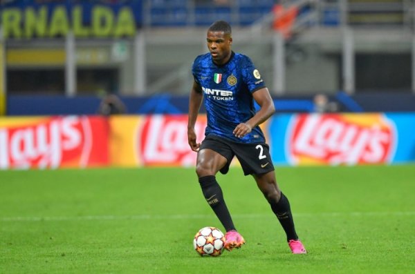 意媒：邓弗里斯脚踝伤情归附未达预期，详情无法出战米兰德比