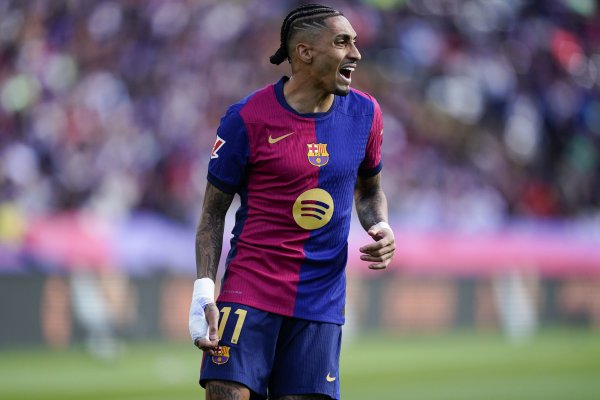 记者：拉菲尼亚抵达巴萨基地进入考试，明日国脚将总结考试