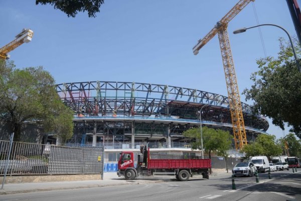 世体：巴萨向重返诺坎普迈出迫切一步，市政府已收到肯求文献