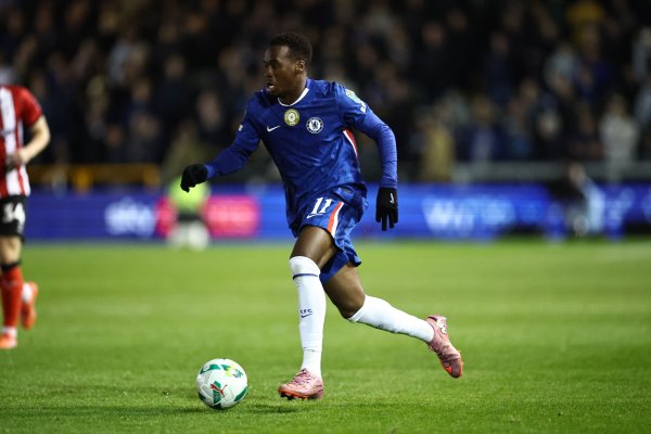 吉滕斯本赛季各项赛事4次助攻为蓝部队内最多，且皆是近4场完成