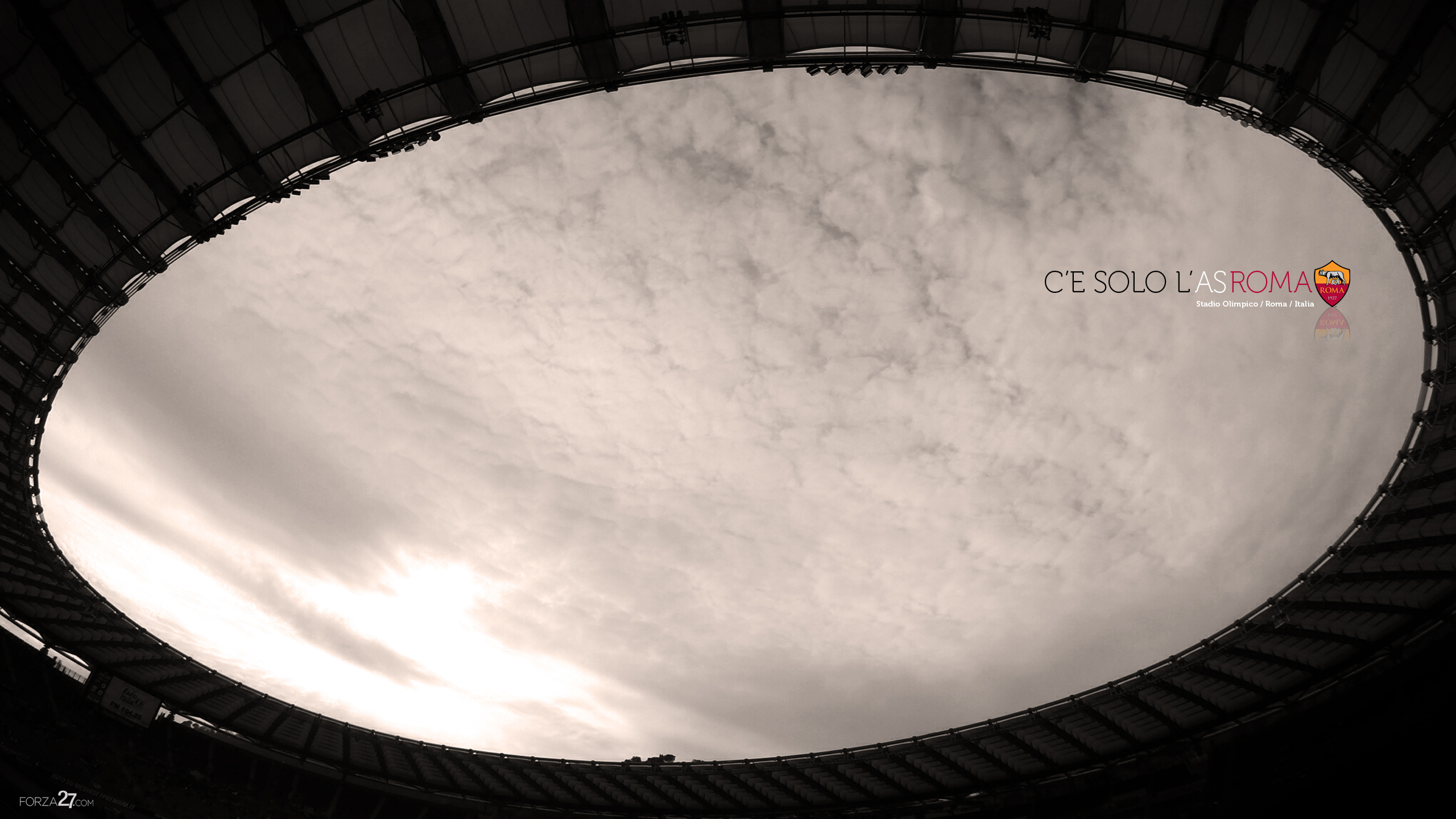 维尼修斯开场造点被取消！媒体号吐槽：这是点球！亚马尔没遭遇球